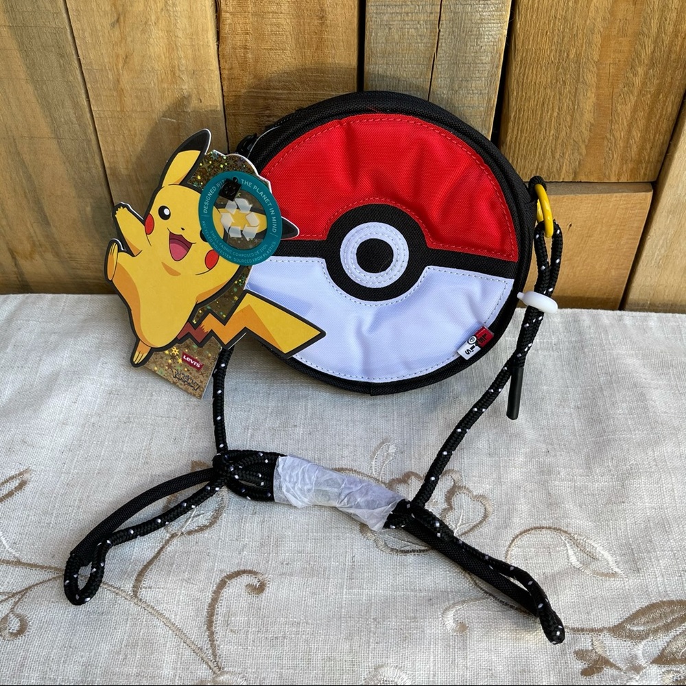 LEVI'S® X POKÉMON POKEBALL CROSSBODY NEW SOLD OUT